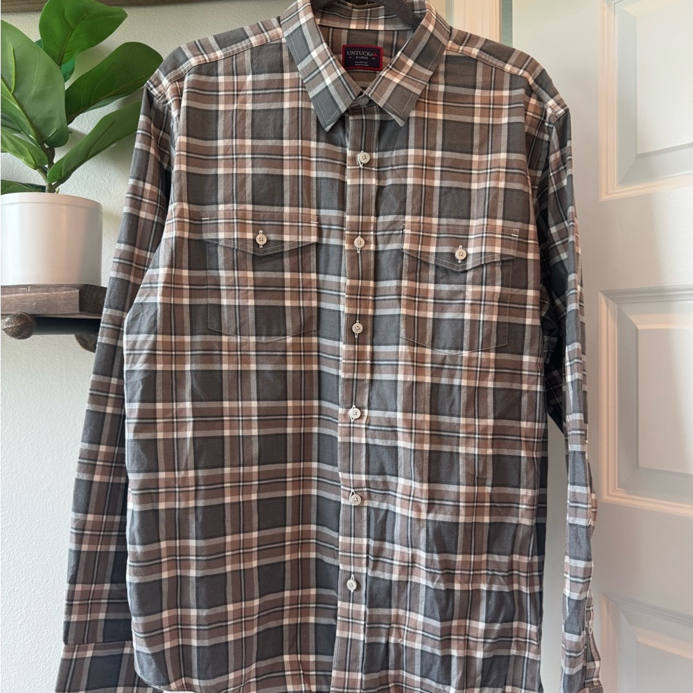 Final sale! UNTUCKit Gray and Brown lightweight flannel Button Down Shirt